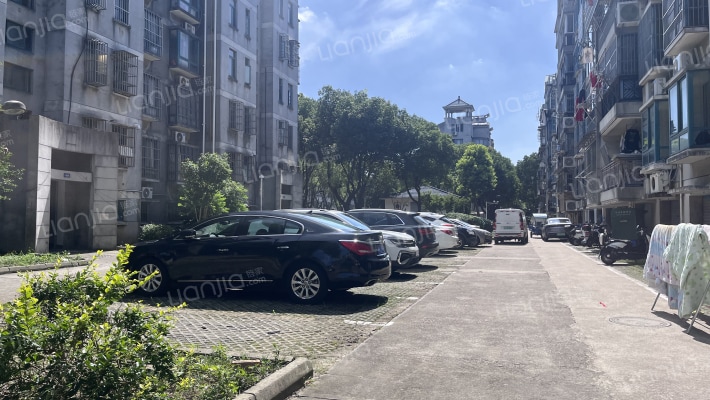 庞中公寓外景图