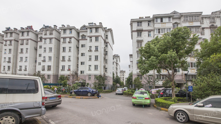 潭桥公寓北园外景图