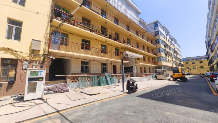 太原化工厂电视台宿舍外景图