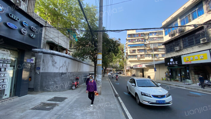 德雅村社区电塑宿舍外景图