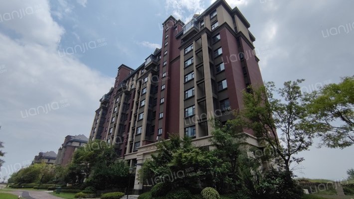 新田城湖光里外景图