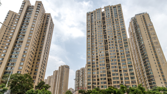 盛高大城外景图