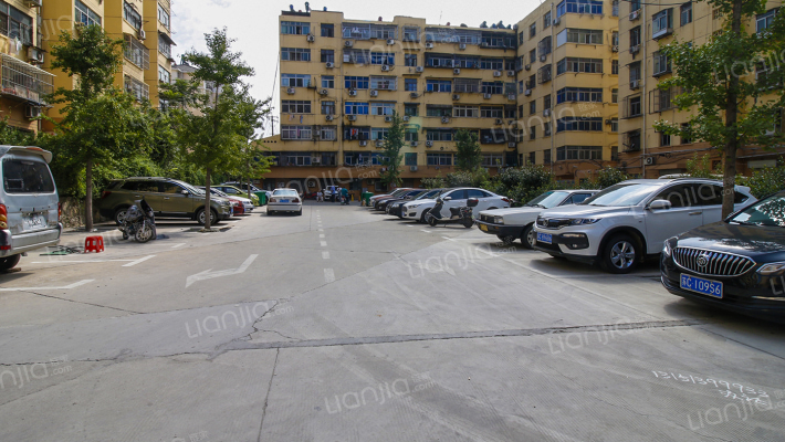 坝山公寓外景图