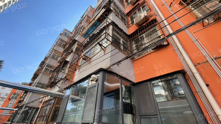 黎明街10号外景图