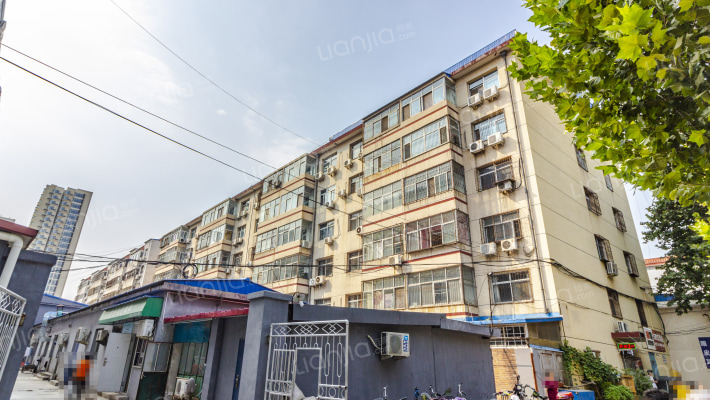 中医院住宅楼外景图