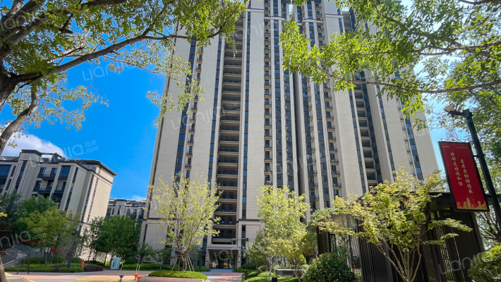 美好莲城外景图