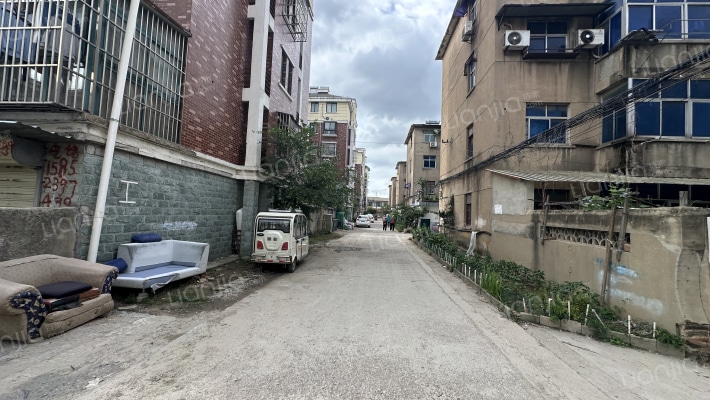 江苏霸王集团工人新村外景图