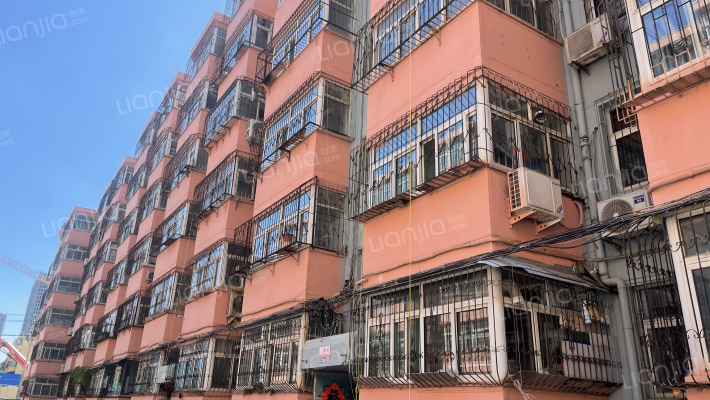 万里小区外景图