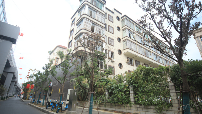 地震局宿舍外景图