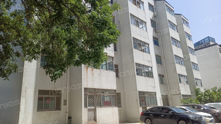 中级法院宿舍外景图