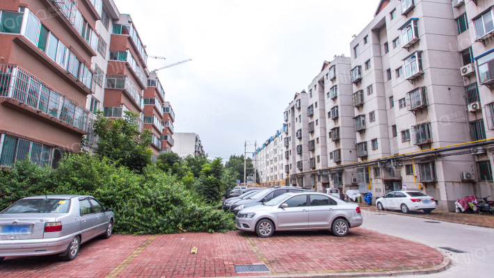 山东汽车齿轮总厂住宅楼外景图