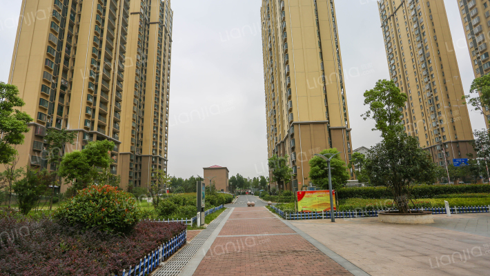 聚凤华庭北区外景图