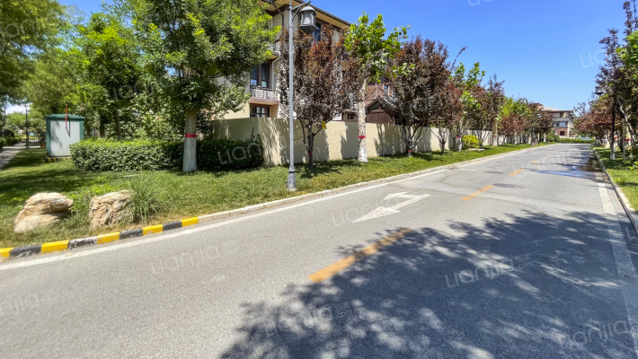 牛驼温泉孔雀城叠泉苑外景图