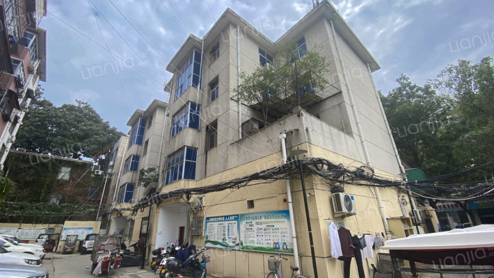 天平街142号外景图