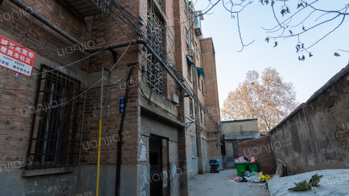 工行城东支行南家属楼外景图