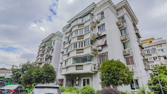 龙岛花园外景图