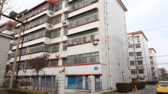 温泉小区外景图