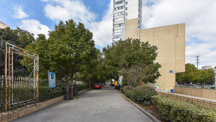 新光大厦外景图