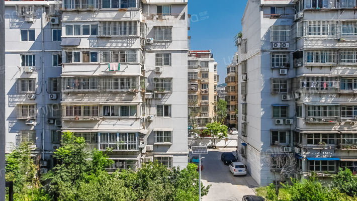 春雨小区外景图