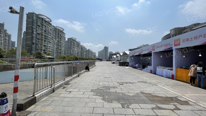 世纪金源购物中心商务楼外景图