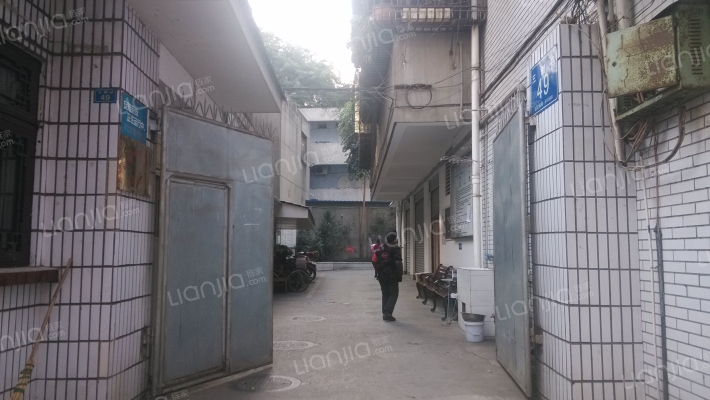 三倒拐49号外景图