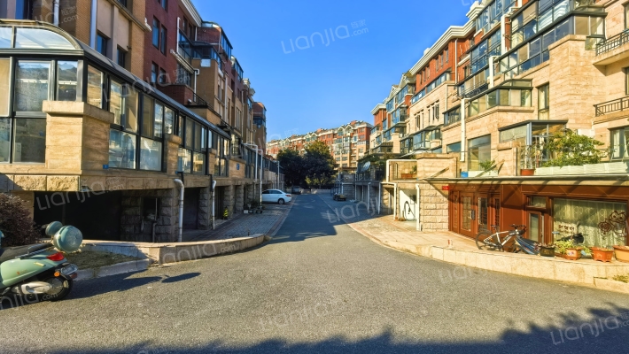 金都御庭外景图