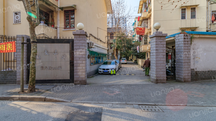 南交小区外景图