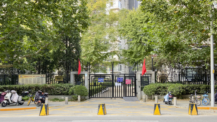 观湖国际外景图