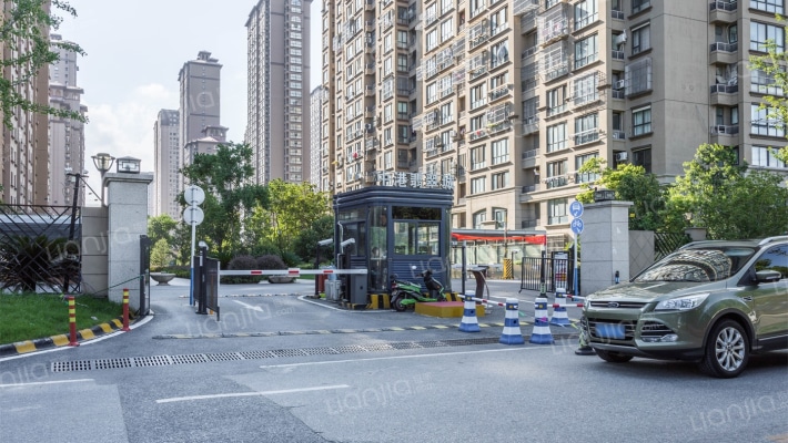 中港翡翠城外景图