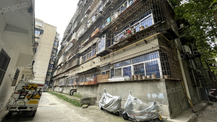 测绘西路农行家属院外景图