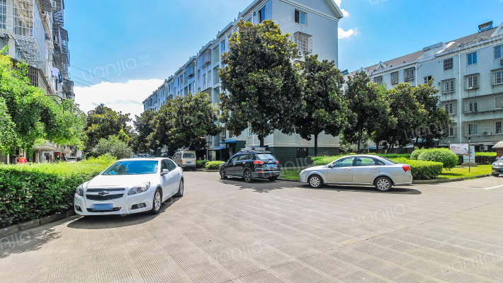 虹桥小区外景图