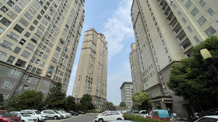 丽水河畔外景图