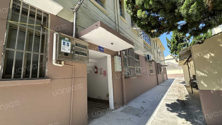 打井队宿舍楼外景图