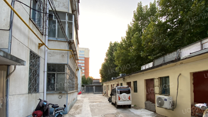 社保宿舍外景图