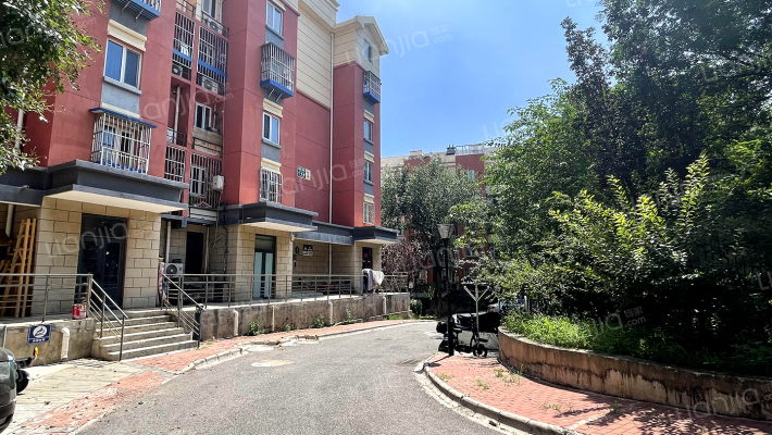 隆恩寺路17号院外景图