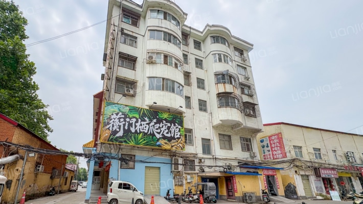 乐山大道1051号外景图