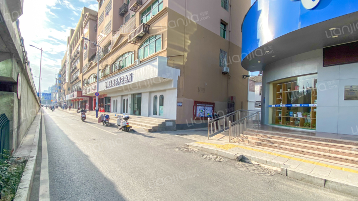 财贸大厦外景图