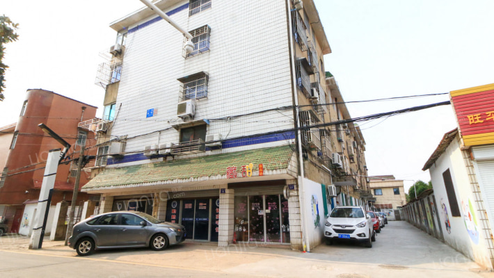 厂东新村外景图