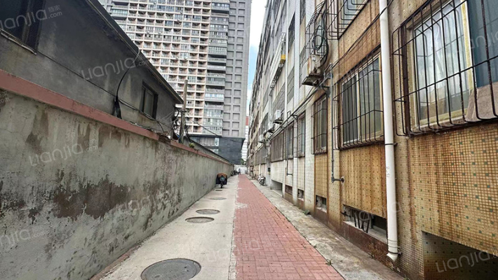 潍坊医学院东宿舍区外景图