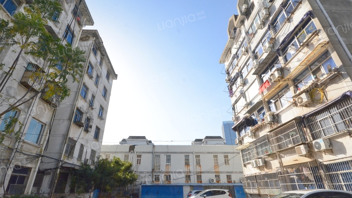 清拖点子楼外景图