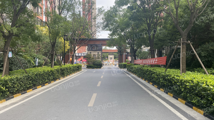 金地格林小城四期外景图