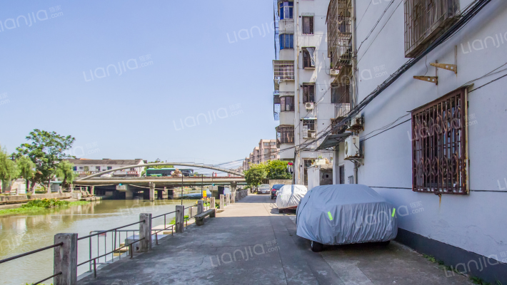 梦达教师楼外景图