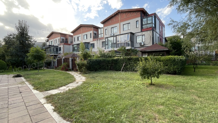 康城别墅一期外景图