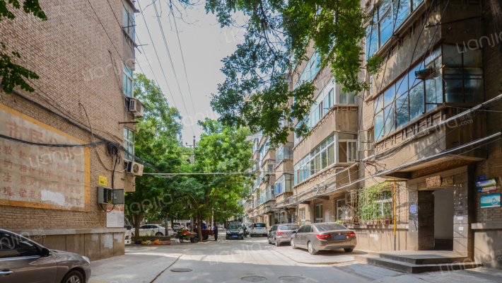 矿机厂家属院外景图