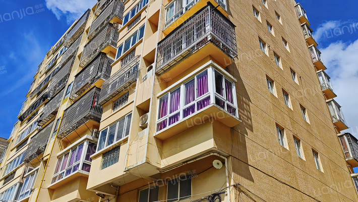 金辉公寓楼外景图