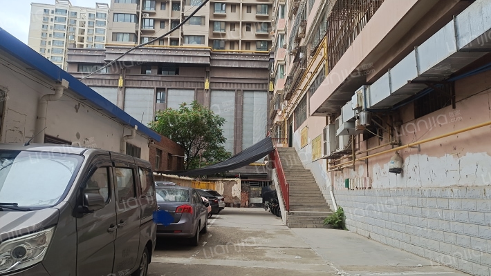 食品家属楼外景图