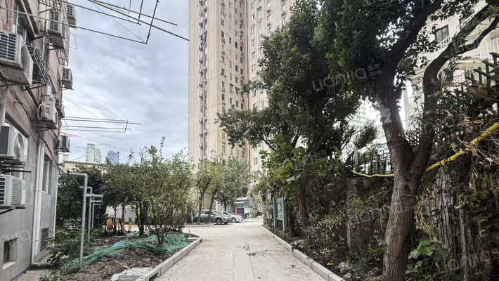 虹南大楼外景图