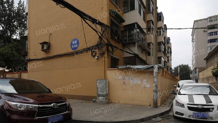 竹杏石化楼外景图