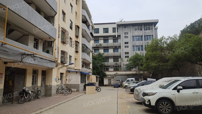 绿化所环卫所家属楼外景图