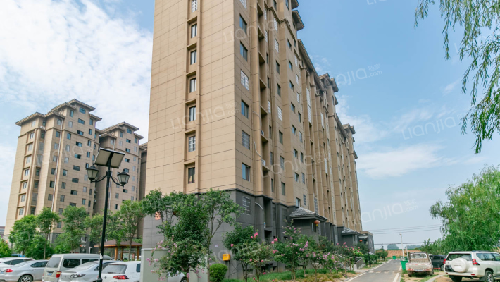 聚英苑小区外景图